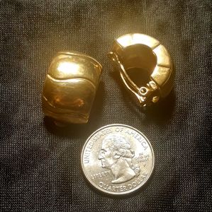 Givenchy vintage clip on earrings